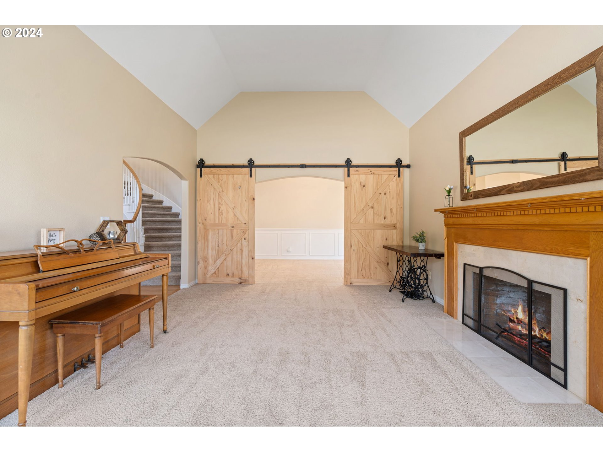 5736 Southwest Kruse Ridge Drive Portland, OR 97219 - Photo 5 of 37 Gallery Image 5