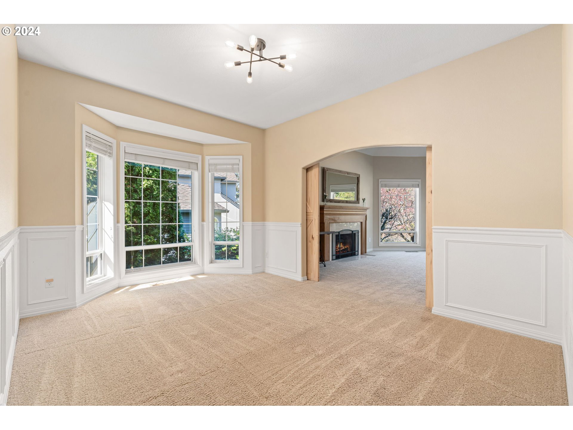 5736 Southwest Kruse Ridge Drive Portland, OR 97219 - Photo 6 of 37 Gallery Image 6