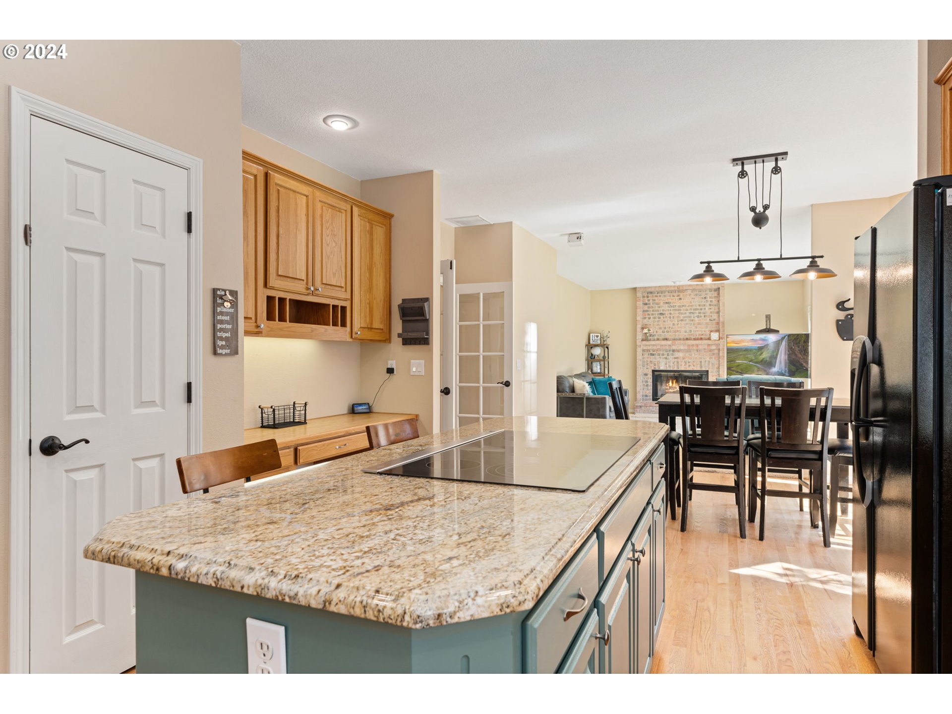 5736 Southwest Kruse Ridge Drive Portland, OR 97219 - Photo 10 of 37 Gallery Image 10