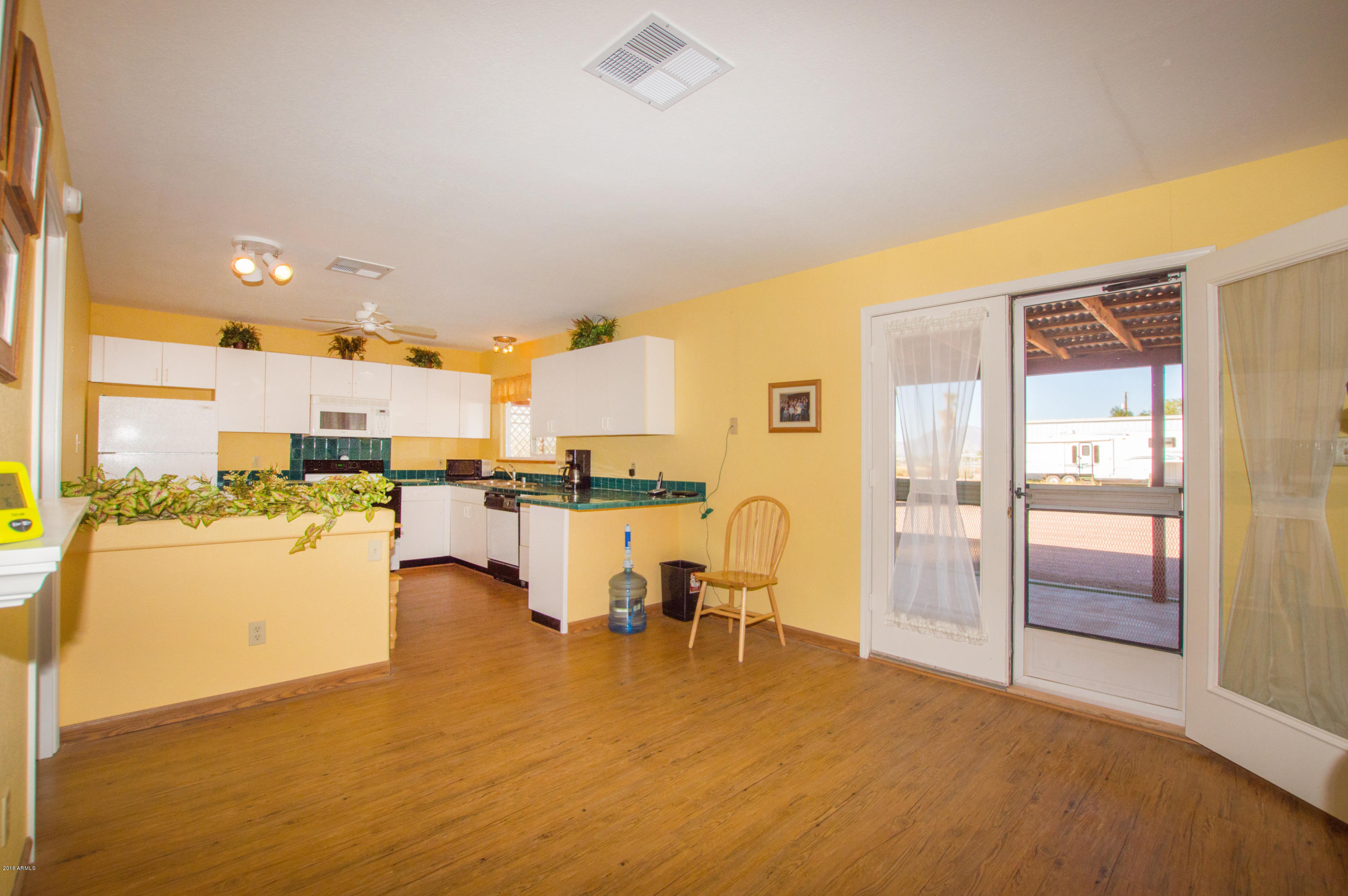16010 North Johnson Road Maricopa, AZ 85139 - Photo 8 of 25 09 Kitchen