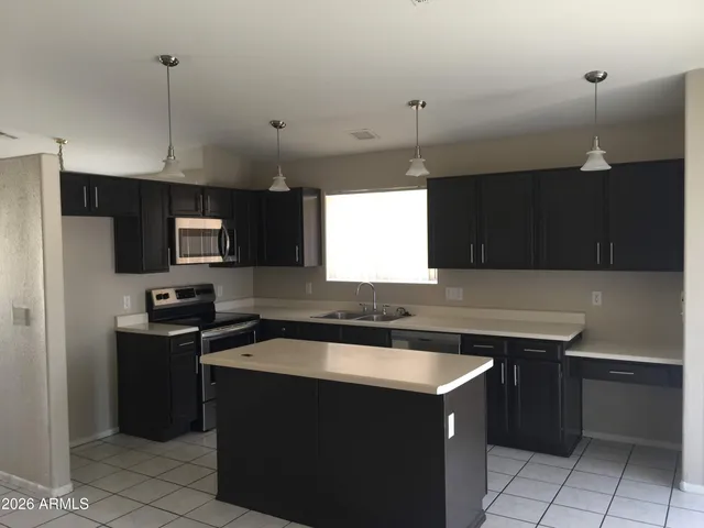 $1,795 | 3215 West Abraham Lane, Phoenix, AZ 85027