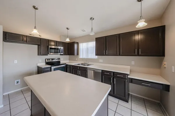 $1,795 | 3215 West Abraham Lane, Phoenix, AZ 85027