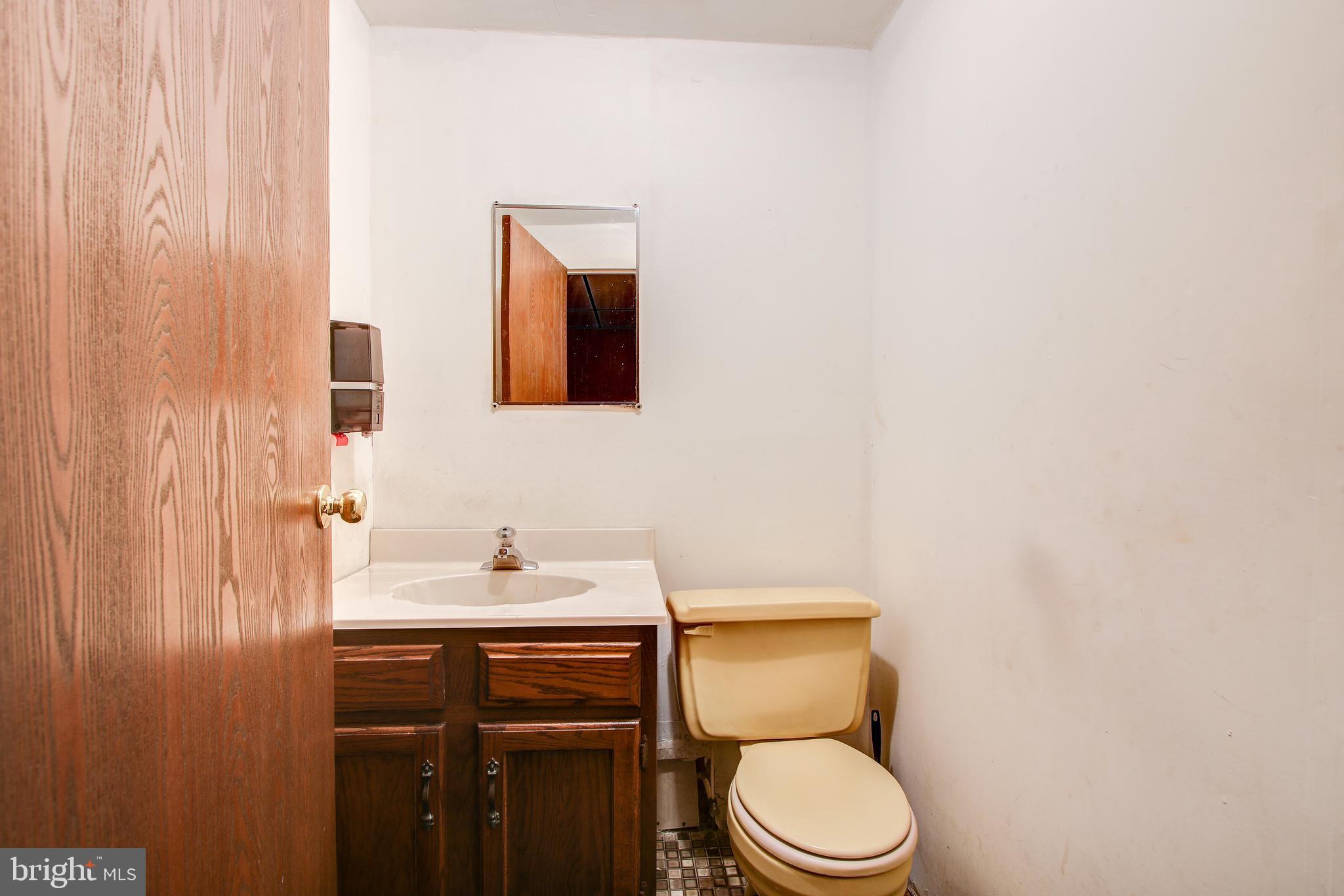 5045 Green Bridge Road Dayton, MD 21036 - Photo 28 of 47 Half Bath