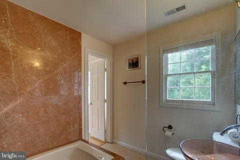 $950,000 | 900 Walker Road, Great Falls, VA 22066