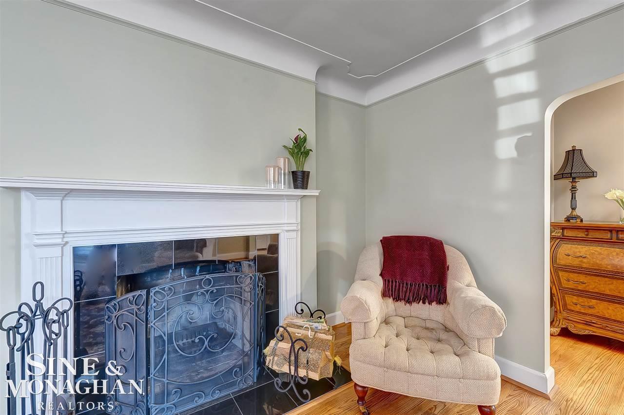 326 Merriweather Road Grosse Pointe, MI 48236 - Photo 5 of 41 50058942-4.JPG