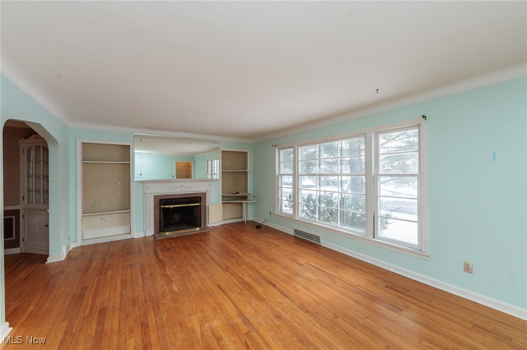 3921 Bushnell Road Cleveland, OH 44118 - Photo 3 of 38 Gallery Image 3