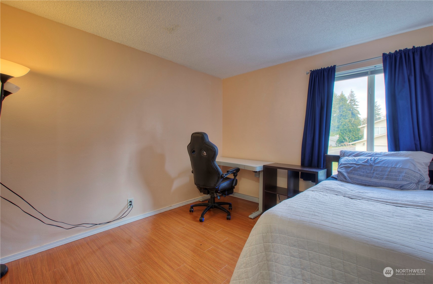 32607 35th Avenue Southwest Federal Way, WA 98023 - Photo 14 of 24 a bedroom with a workspace