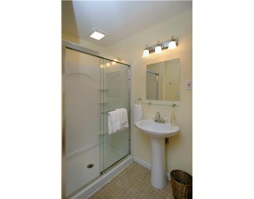 22 Club Road Rosslyn Farms, PA 15106 - Photo 11 of 18 Master Bath/Spa.