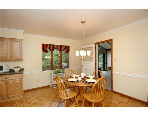 22 Club Road Rosslyn Farms, PA 15106 - Photo 8 of 18 Kitchen. Breakfast Area