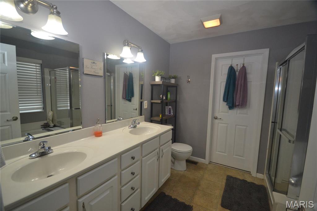 753 Fieldview Drive Smithton, IL 62285 - Photo 12 of 37
