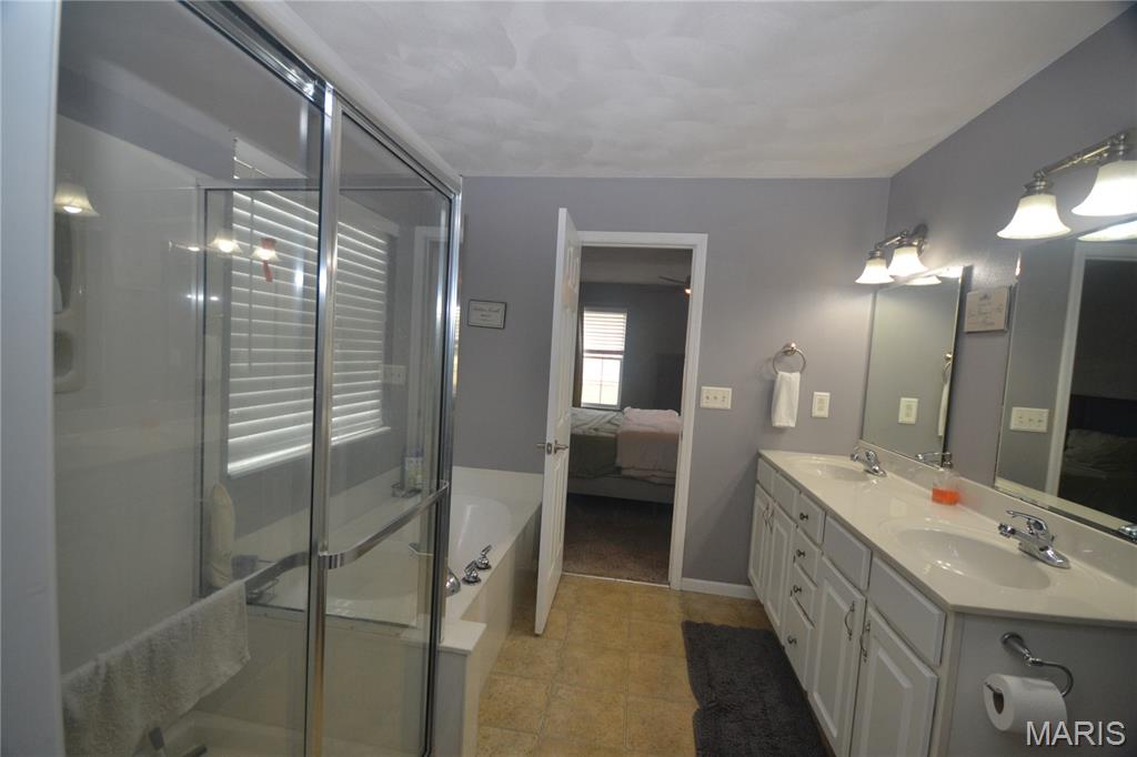 753 Fieldview Drive Smithton, IL 62285 - Photo 14 of 37