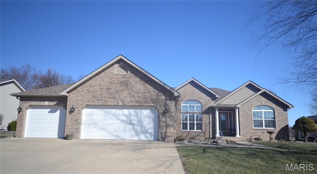 753 Fieldview Drive Smithton, IL 62285 - Photo 2 of 37