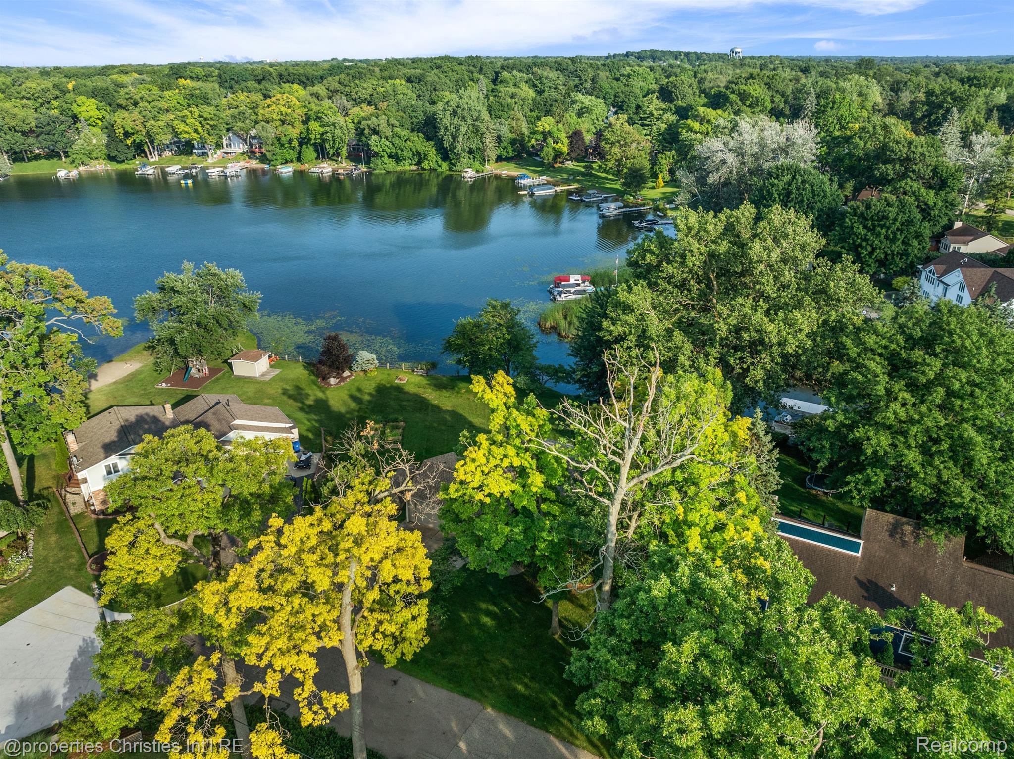 3935 Pitt Road Waterford, MI 48328 - Photo 6 of 59 Gallery Image 6