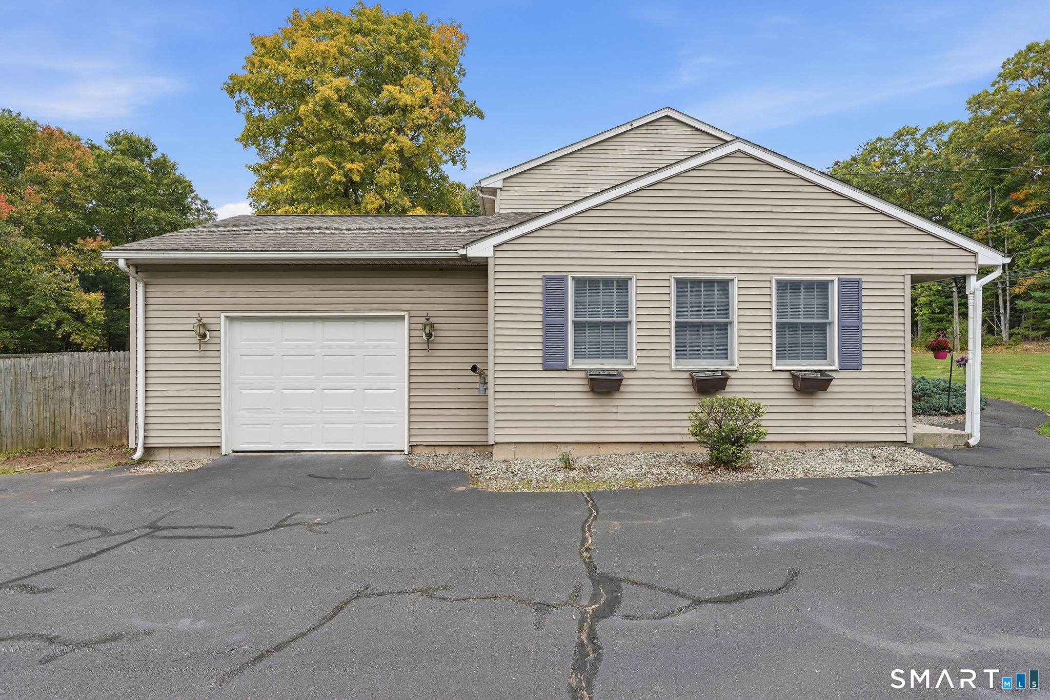 218 Brainard Road Enfield, CT 06082 - Photo 5 of 39 Gallery Image 5