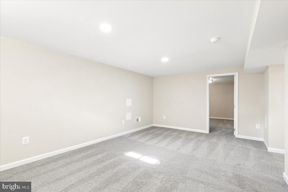 216 Cheddington Road Linthicum Heights, MD 21090 - Photo 38 of 60