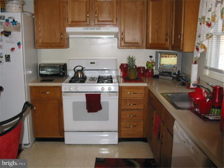 1 Framingham Road Edgewater Park, NJ 08010 - Photo 3 of 17
