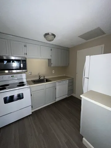 $3,200 | 375 Harvard Street, Unit 2, Cambridge, MA 02138