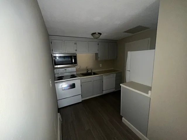 $3,200 | 375 Harvard Street, Unit 2, Cambridge, MA 02138