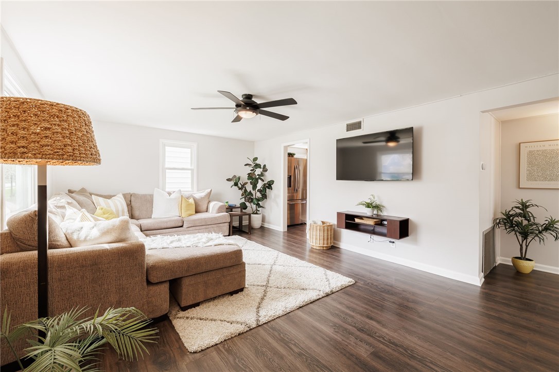 358 Spencer Road Irondequoit, NY 14609 - Photo 8 of 31