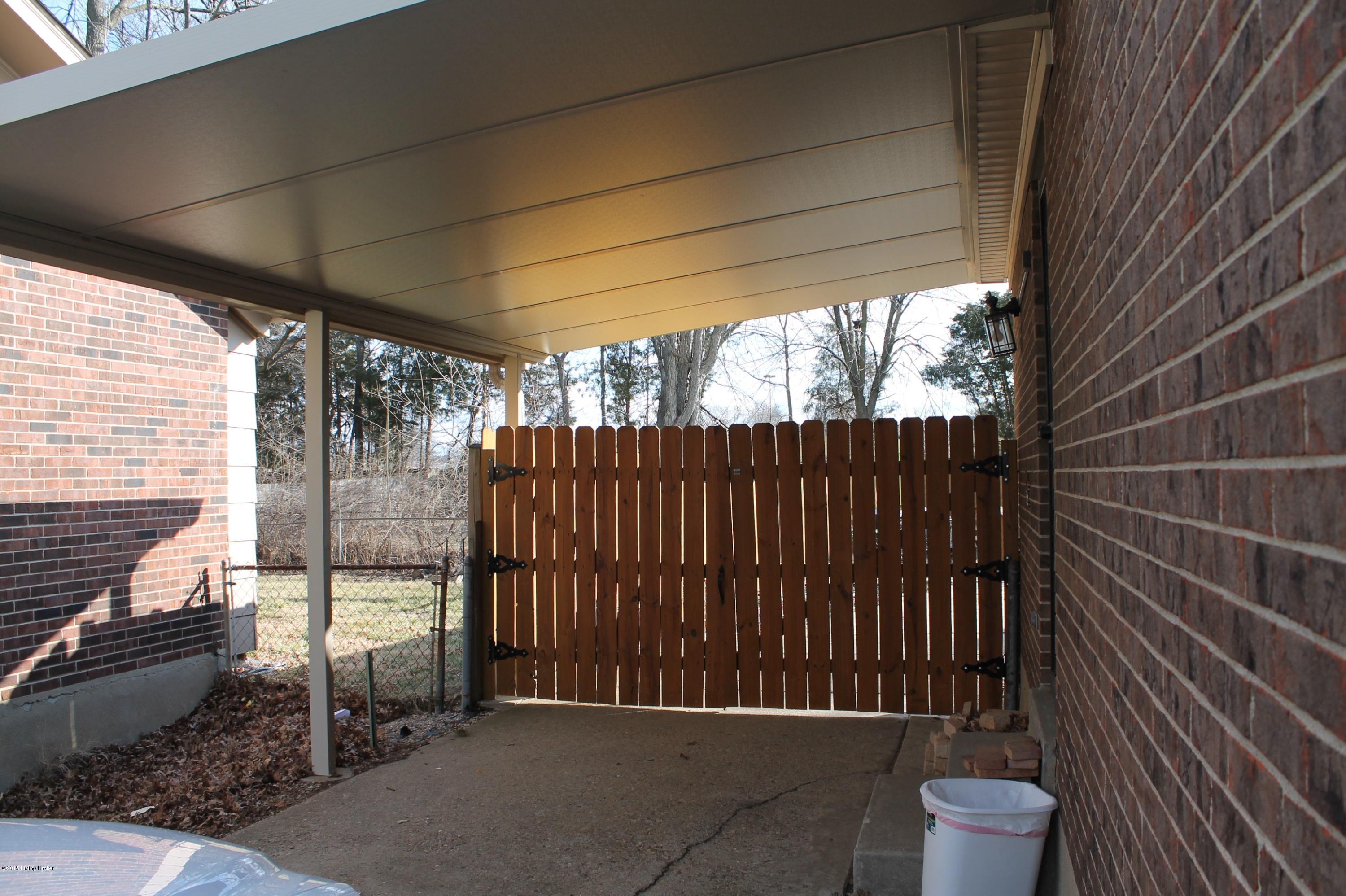 7805 Laurel Ridge Road Louisville, KY 40219 - Photo 11 of 77 Carport