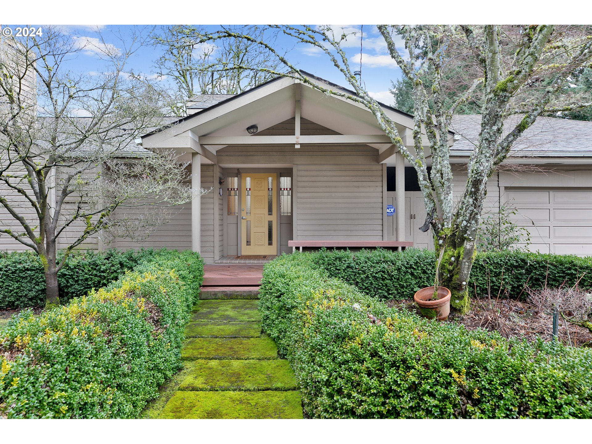 700 Southwest Schaeffer Road West Linn, OR 97068 - Photo 3 of 44 Gallery Image 3