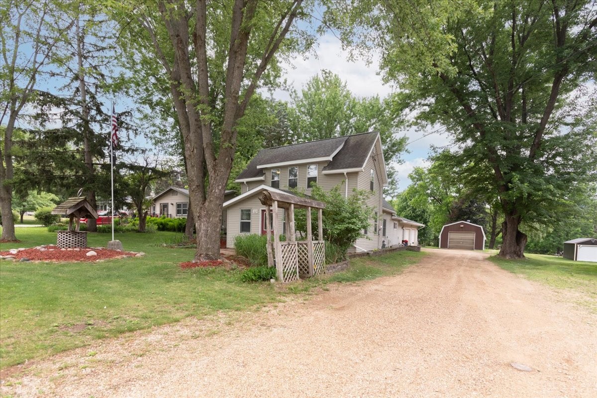 321 Drier Street Durand, WI 54736 - Photo 4 of 56