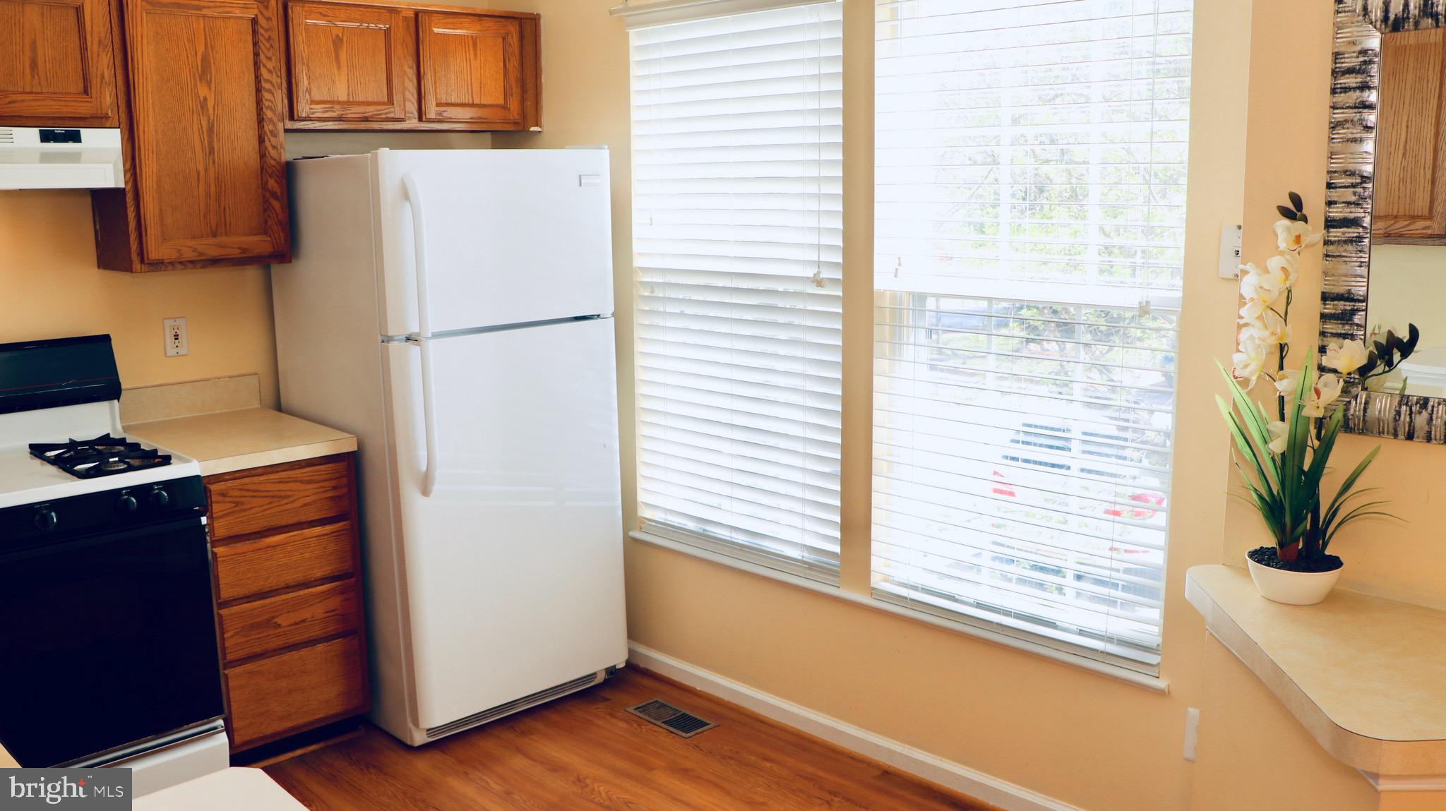 4048 Jasper Loop Dumfries, VA 22025 - Photo 6 of 29 Kitchen with space for table