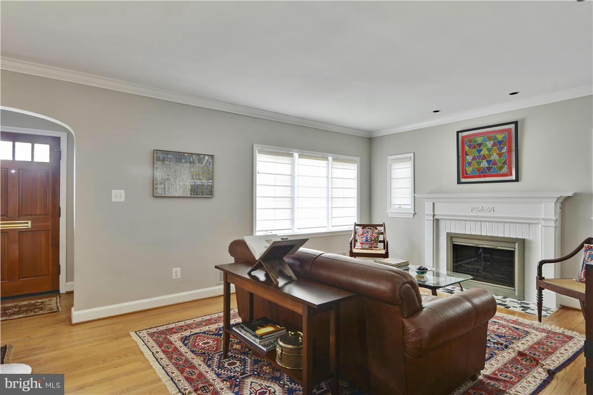 1913 Stratton Road Silver Spring, MD 20910 - Photo 9 of 30 Living Room