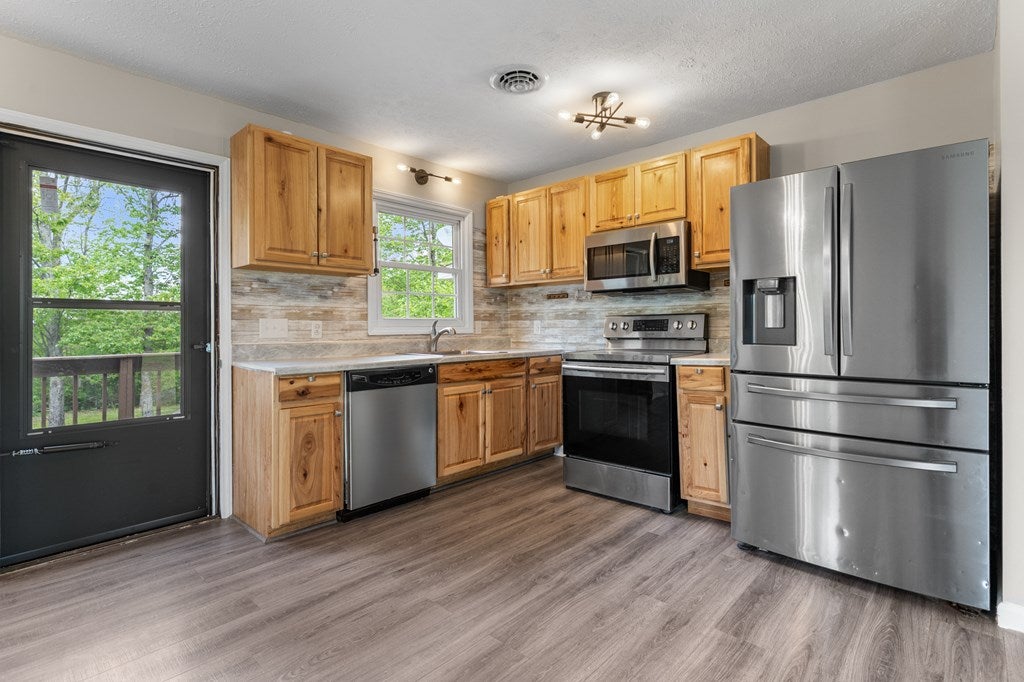 798 Edmonds Road Galax, VA 24333 - Photo 3 of 28 Gallery Image 3