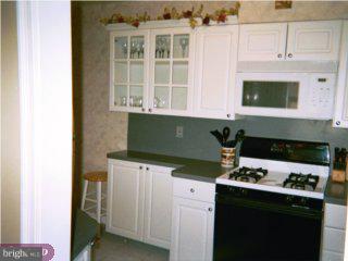 4061 Lasher Road Drexel Hill, PA 19026 - Photo 3 of 6 Gallery Image 3