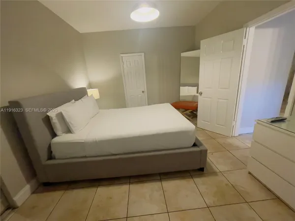 $2,300 | 8100 Harding Avenue, Unit 509, Miami Beach, FL 33141