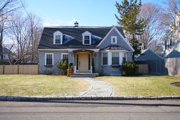 8 Trinity Road Marblehead, MA 01945 - Photo 2 of 30 Gallery Image 2
