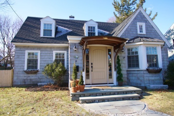 8 Trinity Road Marblehead, MA 01945 - Photo 4 of 30 Gallery Image 4