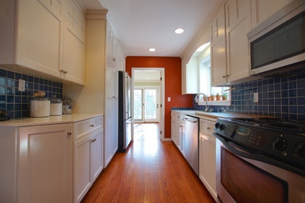 8 Trinity Road Marblehead, MA 01945 - Photo 10 of 30 Gallery Image 10
