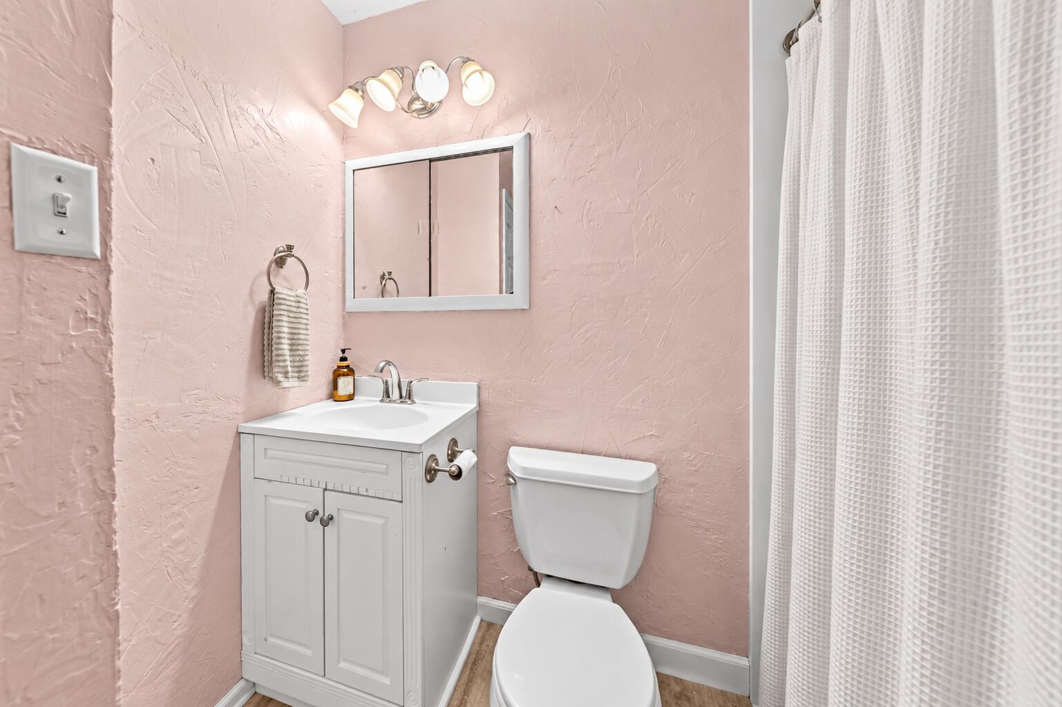 5764 Bridge Road Cedarburg, WI 53012 - Photo 28 of 31 Full Bathroom