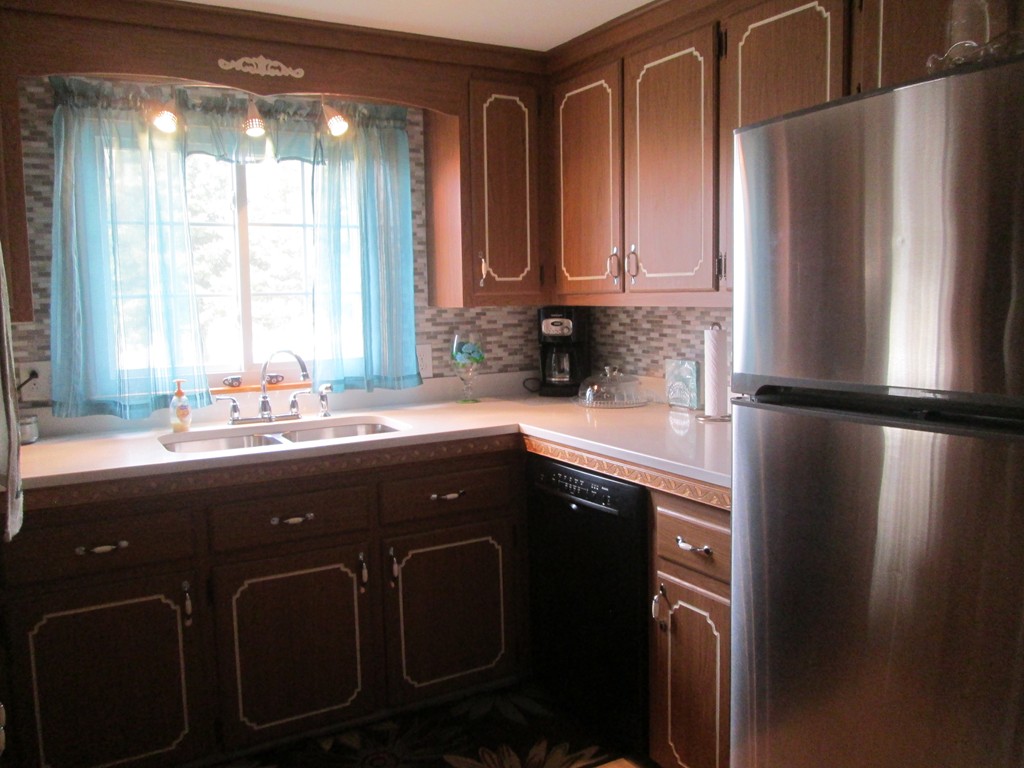 135 Dellawanda Road Swansea, MA 02777 - Photo 3 of 11 Gallery Image 3