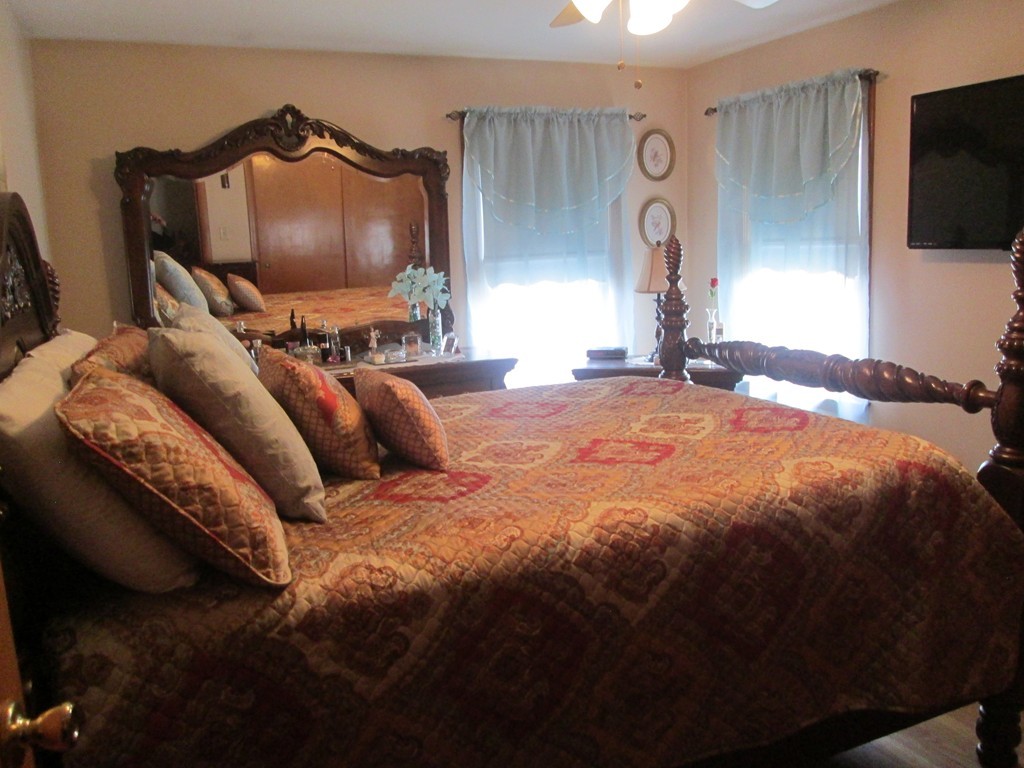 135 Dellawanda Road Swansea, MA 02777 - Photo 6 of 11 Gallery Image 6