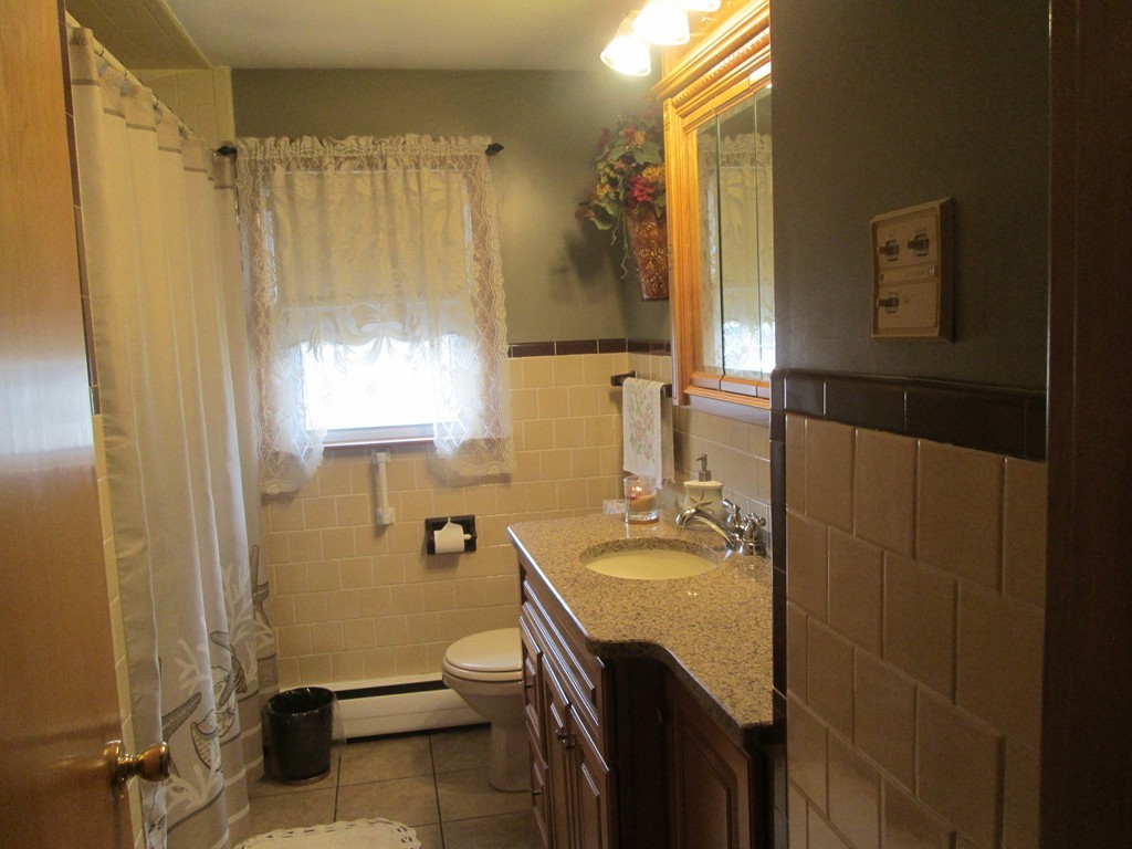135 Dellawanda Road Swansea, MA 02777 - Photo 9 of 11 Gallery Image 9