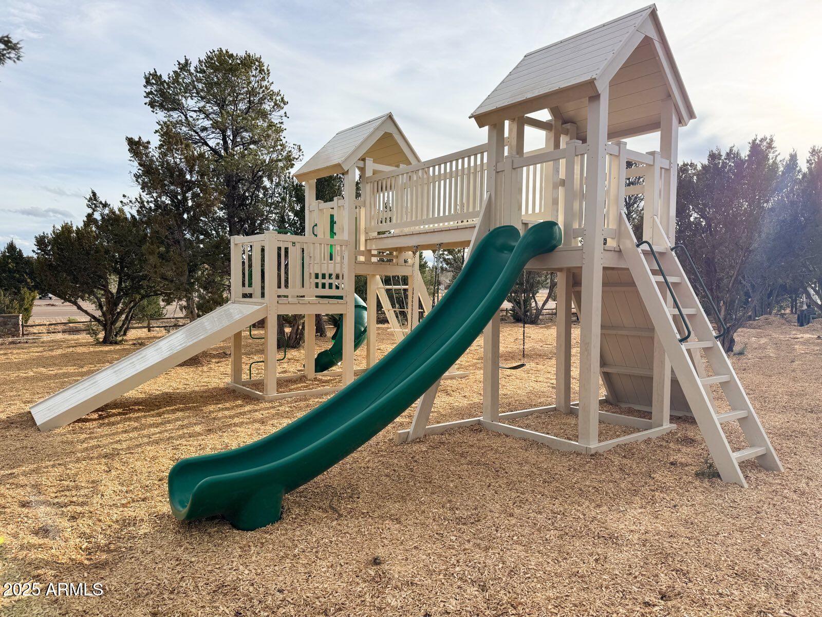 2746 Columbia Lane, Unit 10 Overgaard, AZ 85933 - Photo 3 of 33