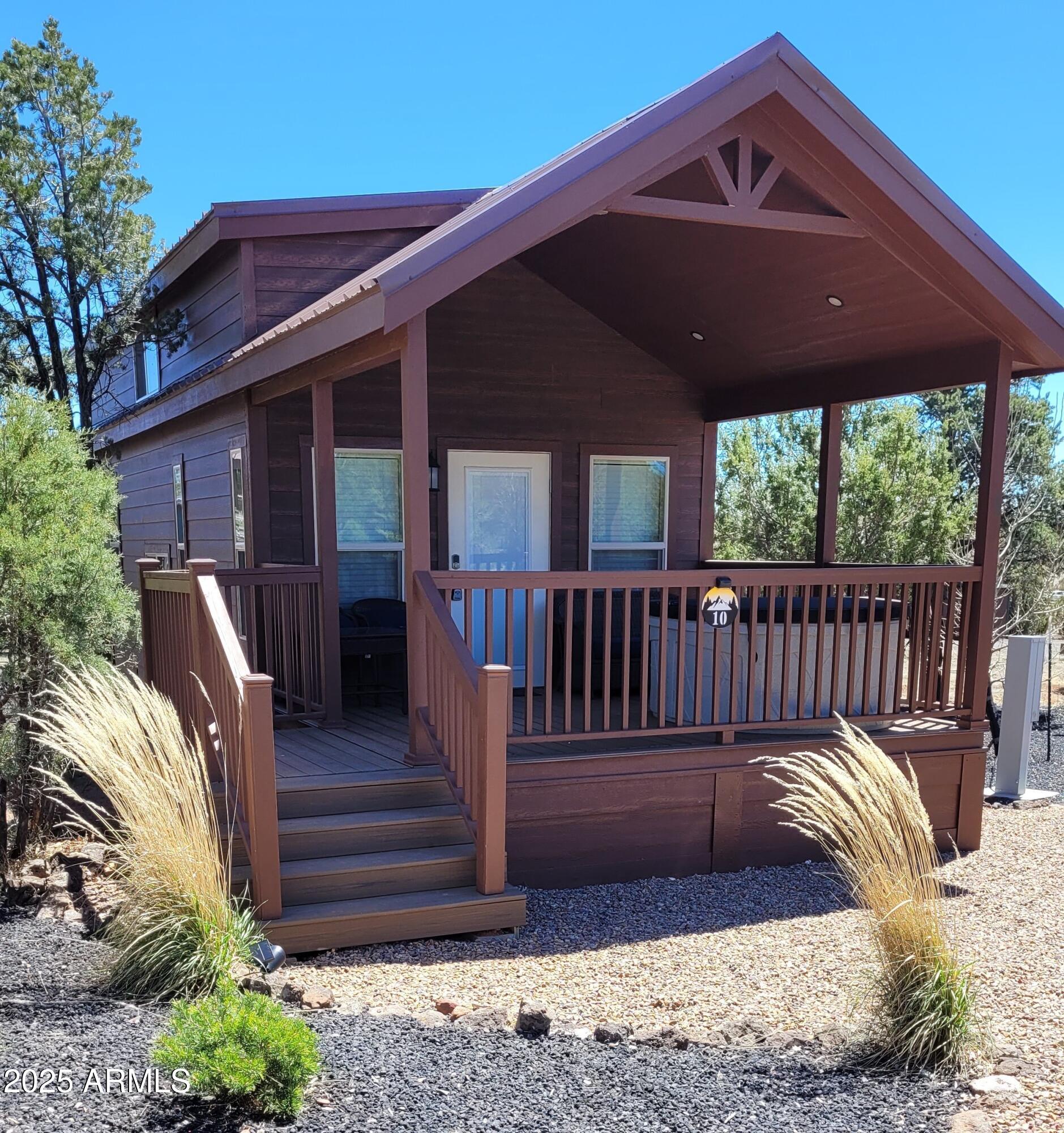 2746 Columbia Lane, Unit 10 Overgaard, AZ 85933 - Photo 6 of 33 a view of a deck