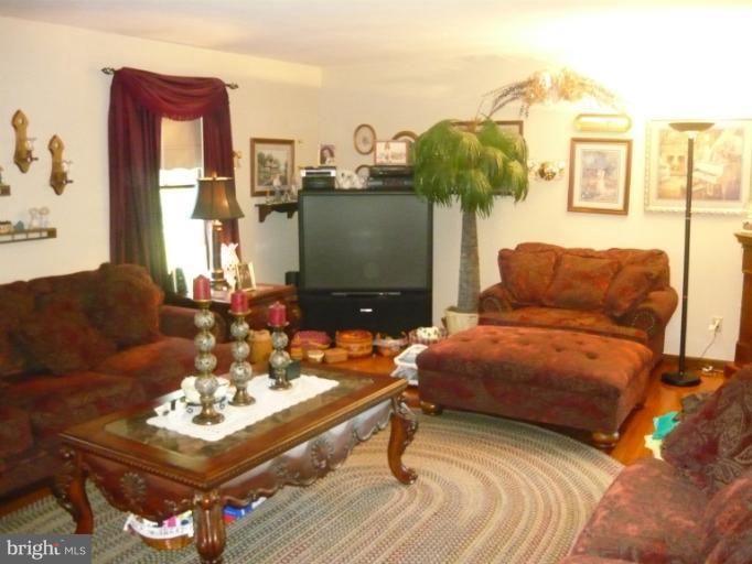 14626 Clear Spring Road Williamsport, MD 21795 - Photo 21 of 30 Family Room