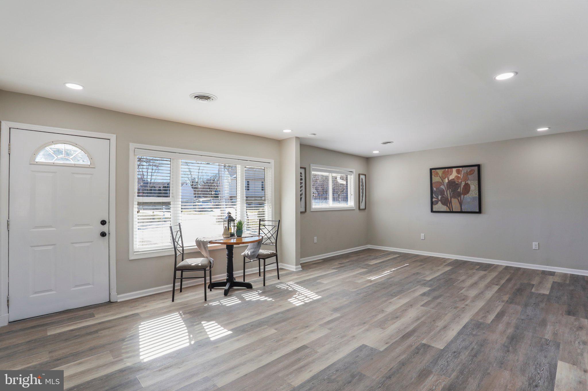 250 Pertch Road Severna Park, MD 21146 - Photo 20 of 41 Living Room