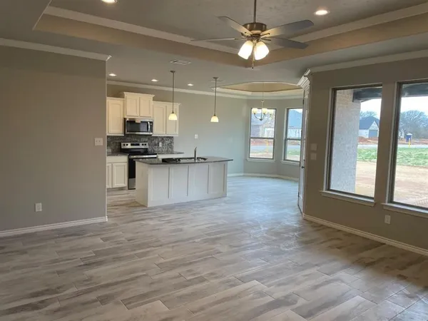 $2,295 | 3333 Windcrest Drive, Granbury, TX 76049