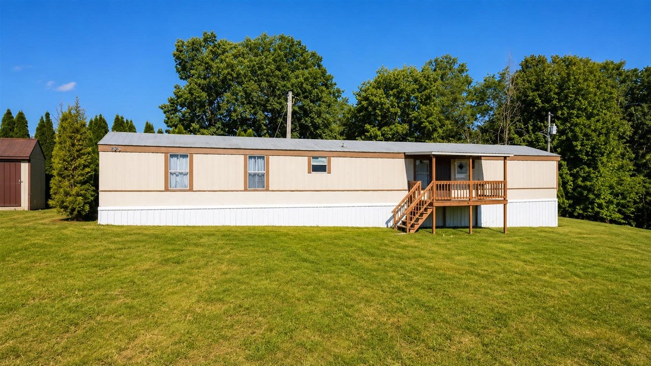 5750 Randolph Goodluck Road Summer Shade, KY 42166 - Photo 2 of 33 Gallery Image 2