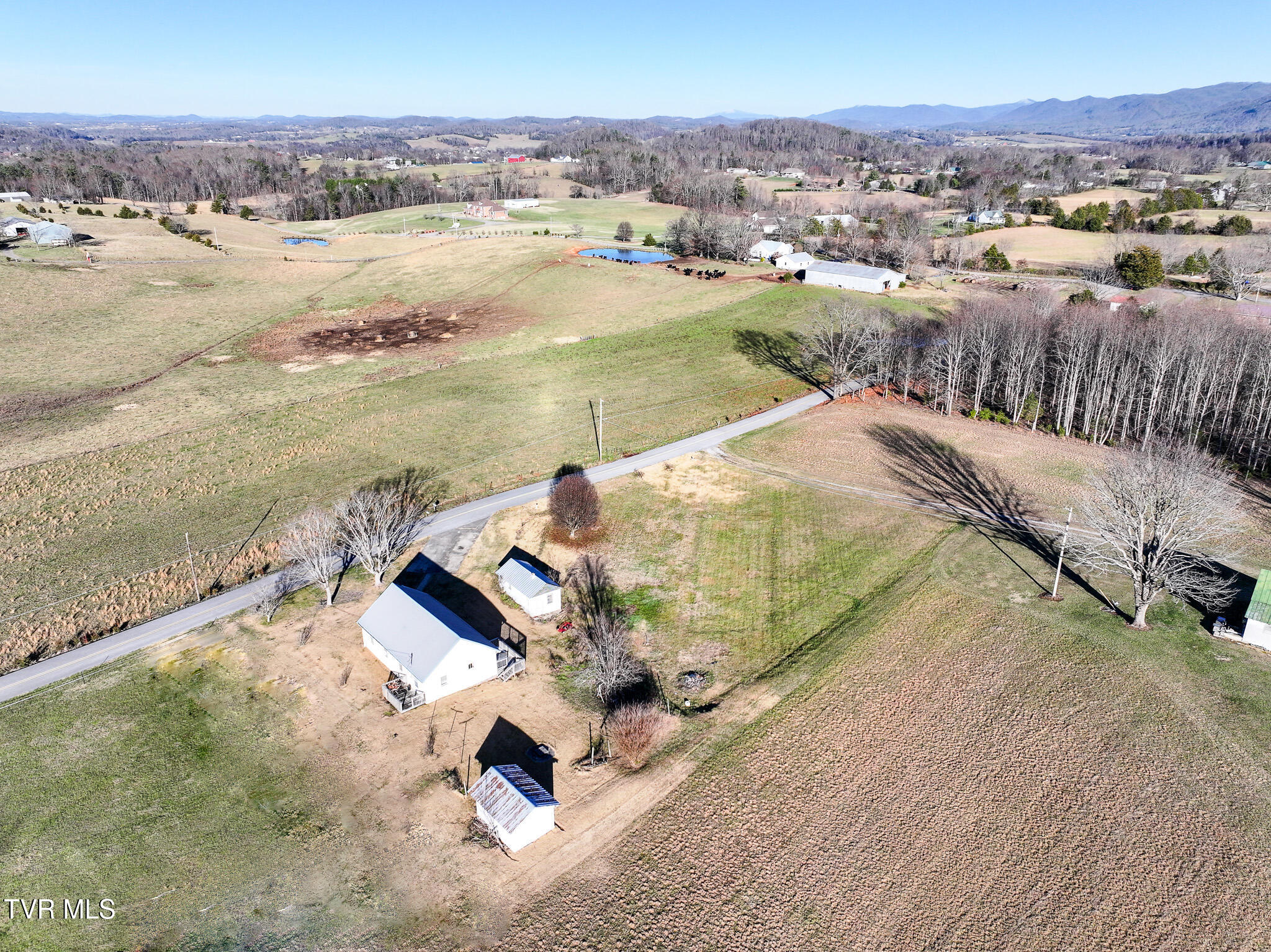 135 Scalf Road Chuckey, TN 37641 - Photo 35 of 48 DJI_20241223070246_0182_D-Edit