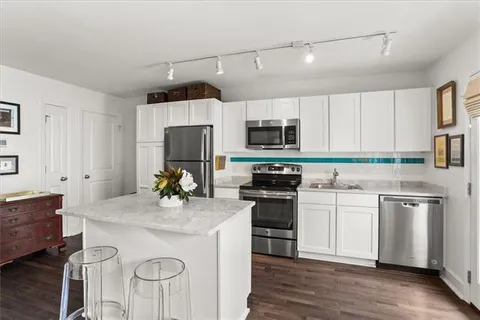 $259,000 | 2833 St Charles Avenue, Unit 26, New Orleans, LA 70115