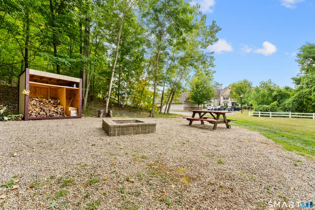 $375,000 | 95 South Ridge Lane, Unit D101, Berlin, CT 06037