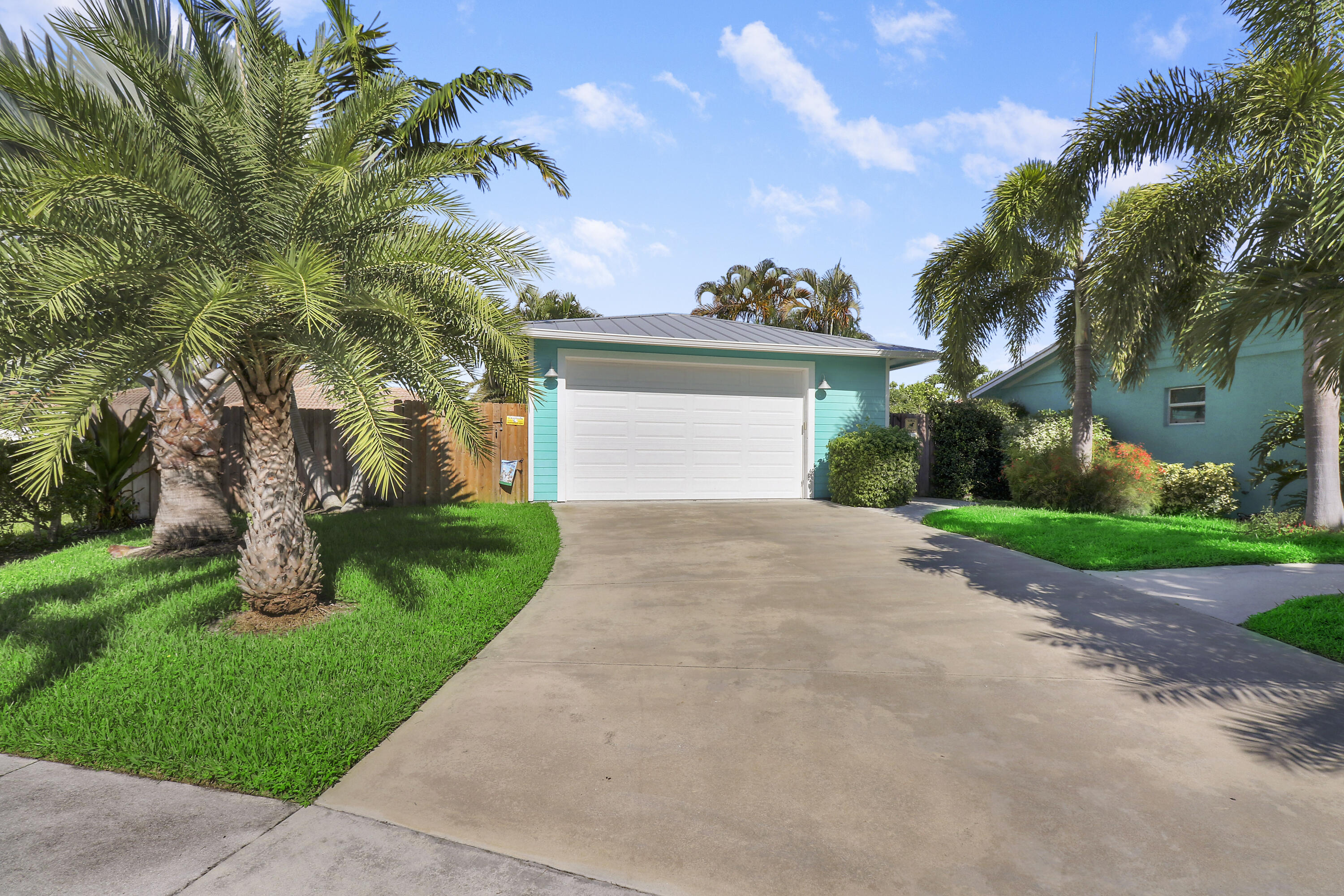 15 Chapel Circle Tequesta, FL 33469 - Photo 41 of 44 House-36