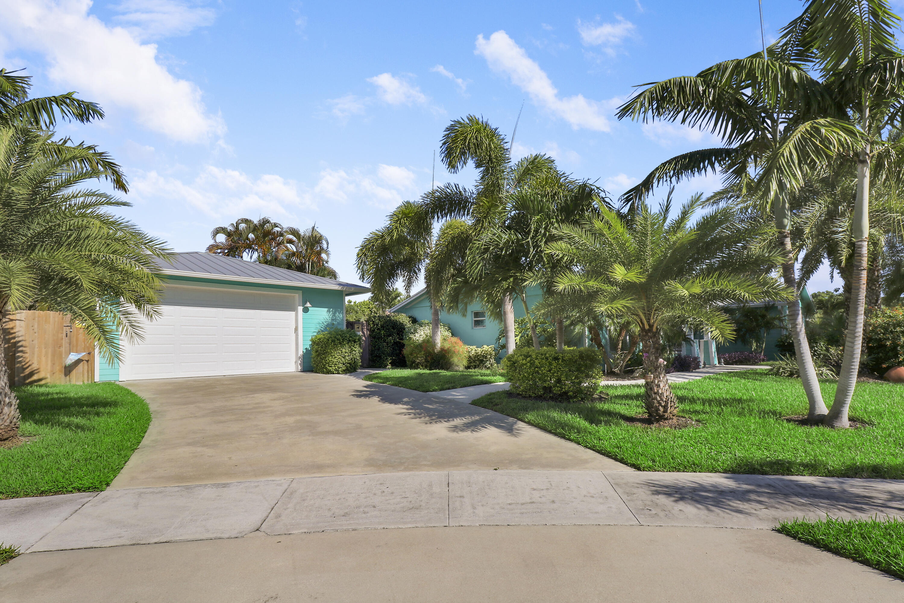 15 Chapel Circle Tequesta, FL 33469 - Photo 42 of 44 House-37