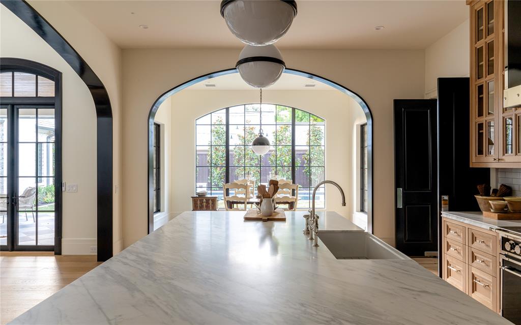 4405 Wildwood Road Dallas, TX 75209 - Photo 17 of 26